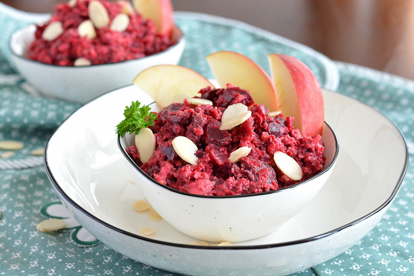 Salát z červené řepy