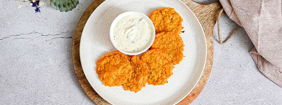 Batátové placičky s bylinkovým dipem