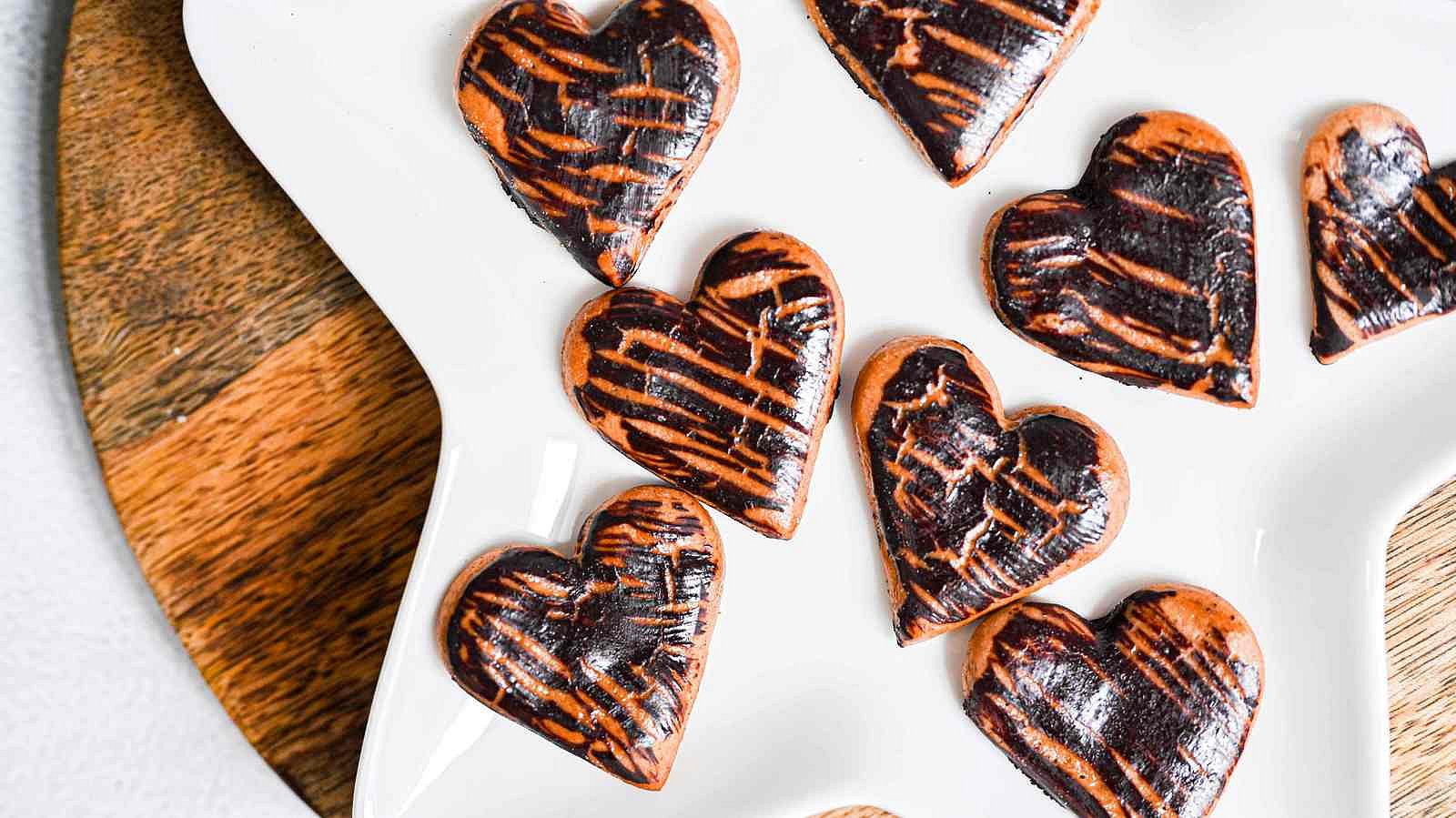 Perníčky s čokoládovým mašlováním