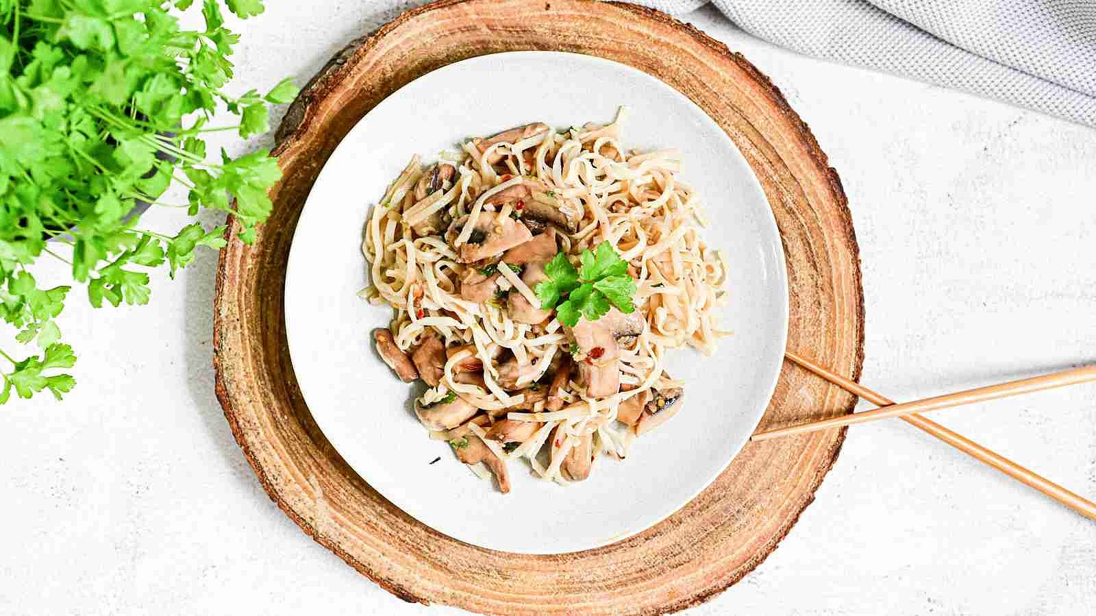 Rýžové nudle se žampiony