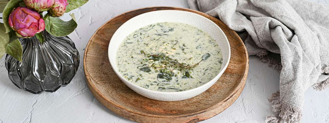 Bylinková polévka s vejcem natvrdo