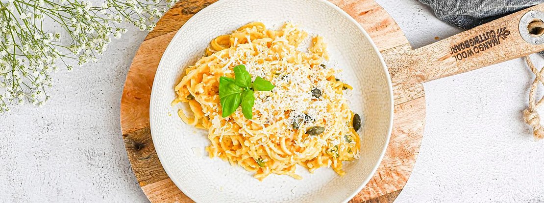 Těstoviny s dýňovou omáčkou a rozmarýnem