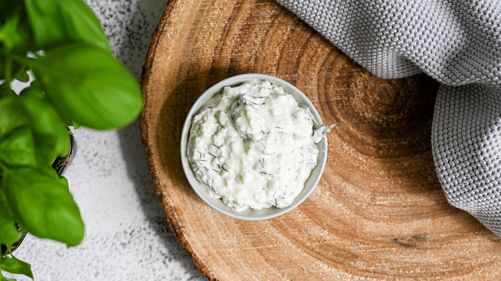 Tatarka bez vajec s koprem