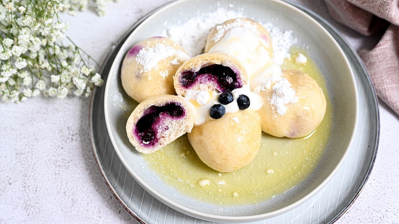 Kynuté knedlíky s borůvkami