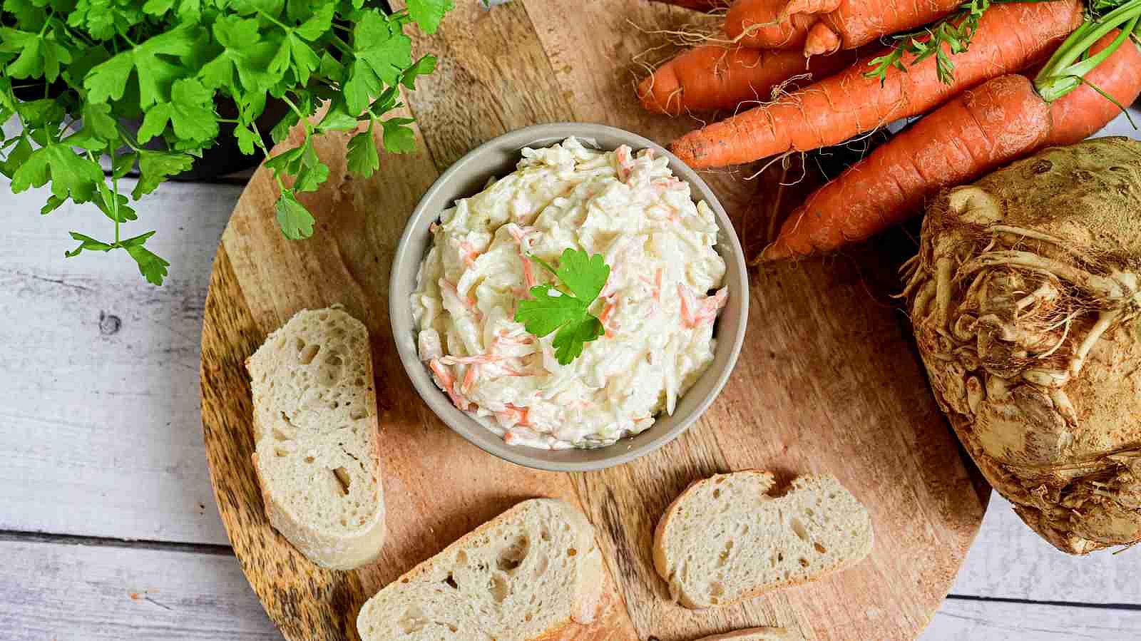 Zimní salát s jogurtem