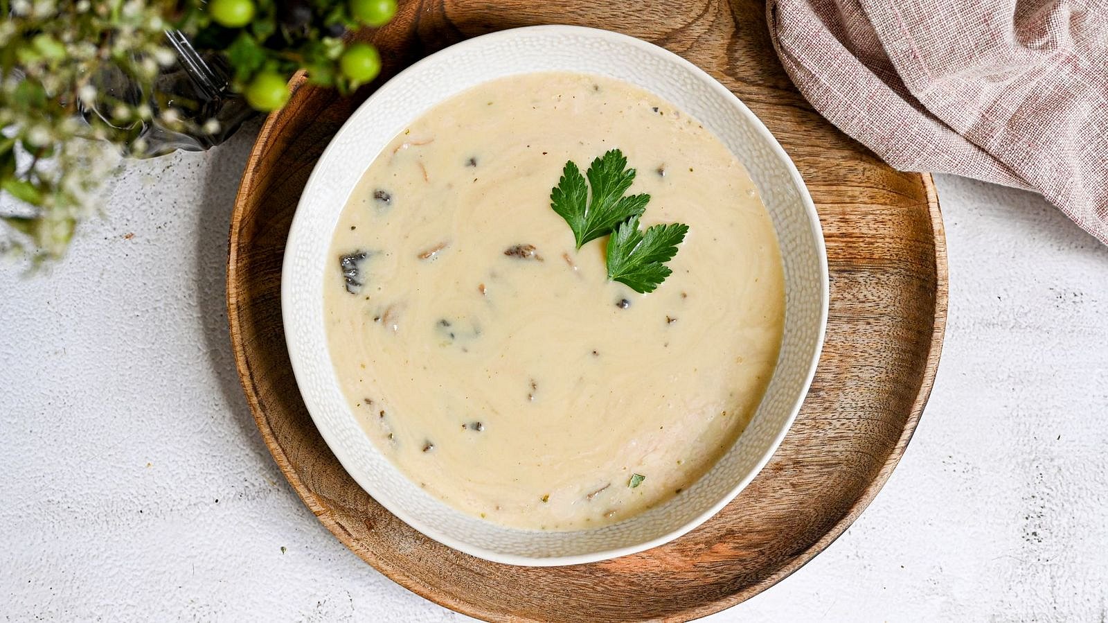 Česnekový krém s hříbky