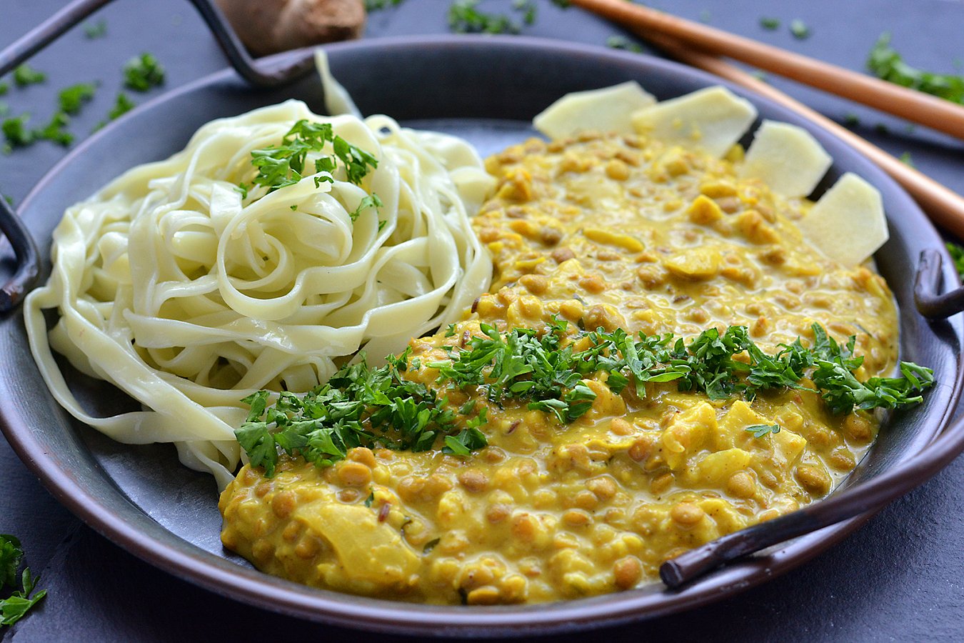 Nudle s kari čočkou