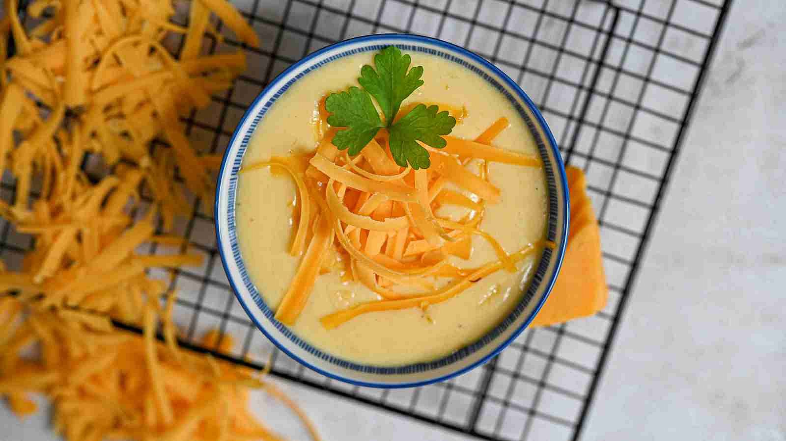 Cheddarová omáčka