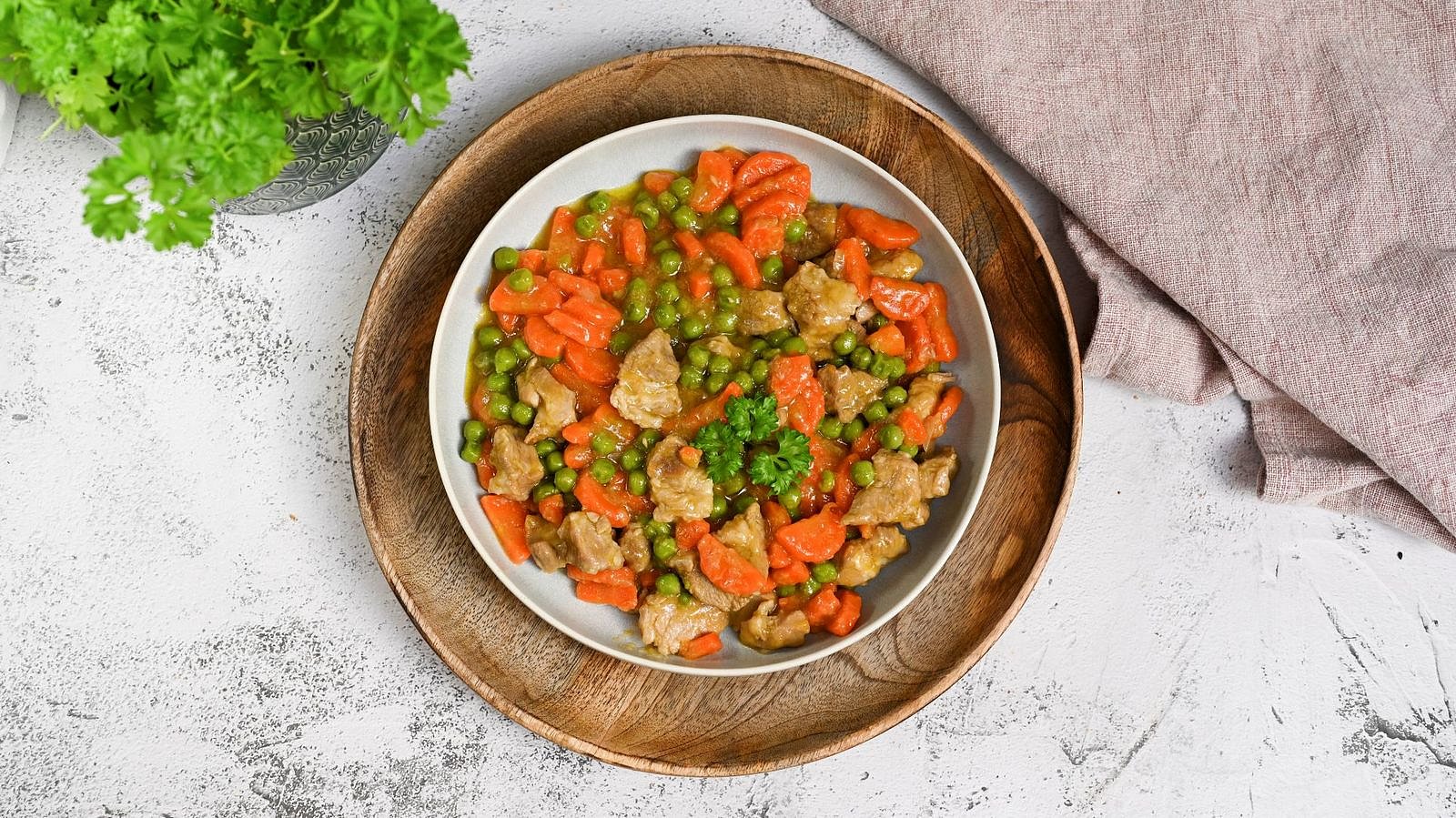 Krkovice s mrkví a hráškem