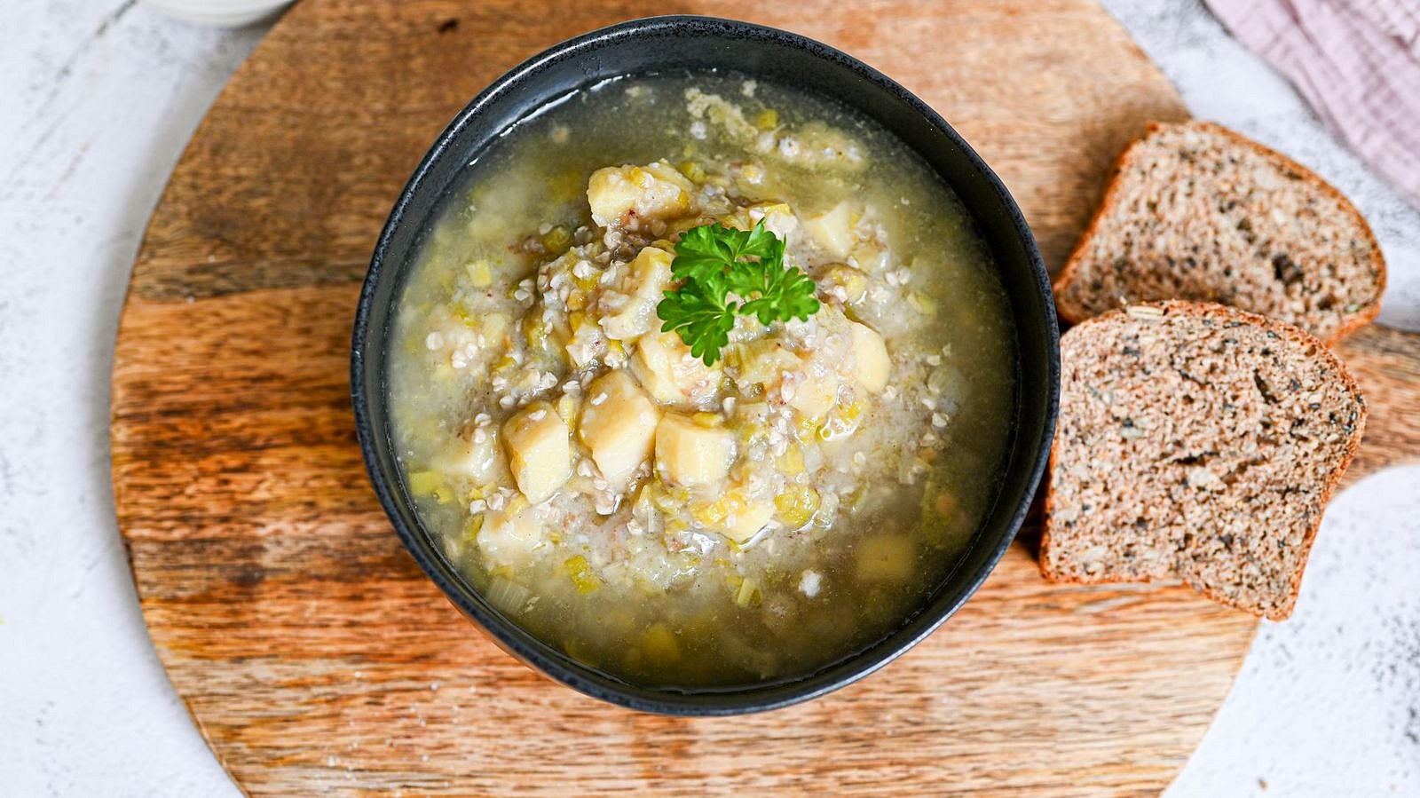 Pórková polévka s pohankovými kroupami