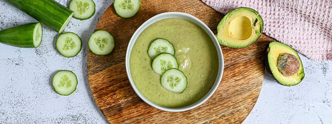 Gazpacho z okurek a avokáda