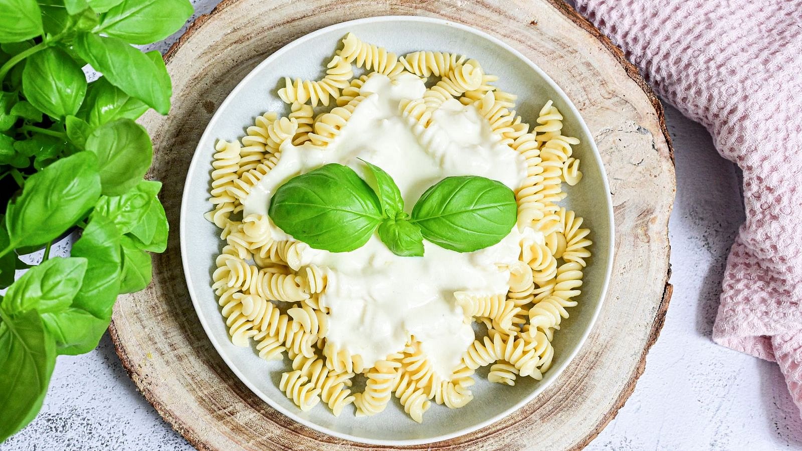 Těstoviny se sýrovou omáčkou