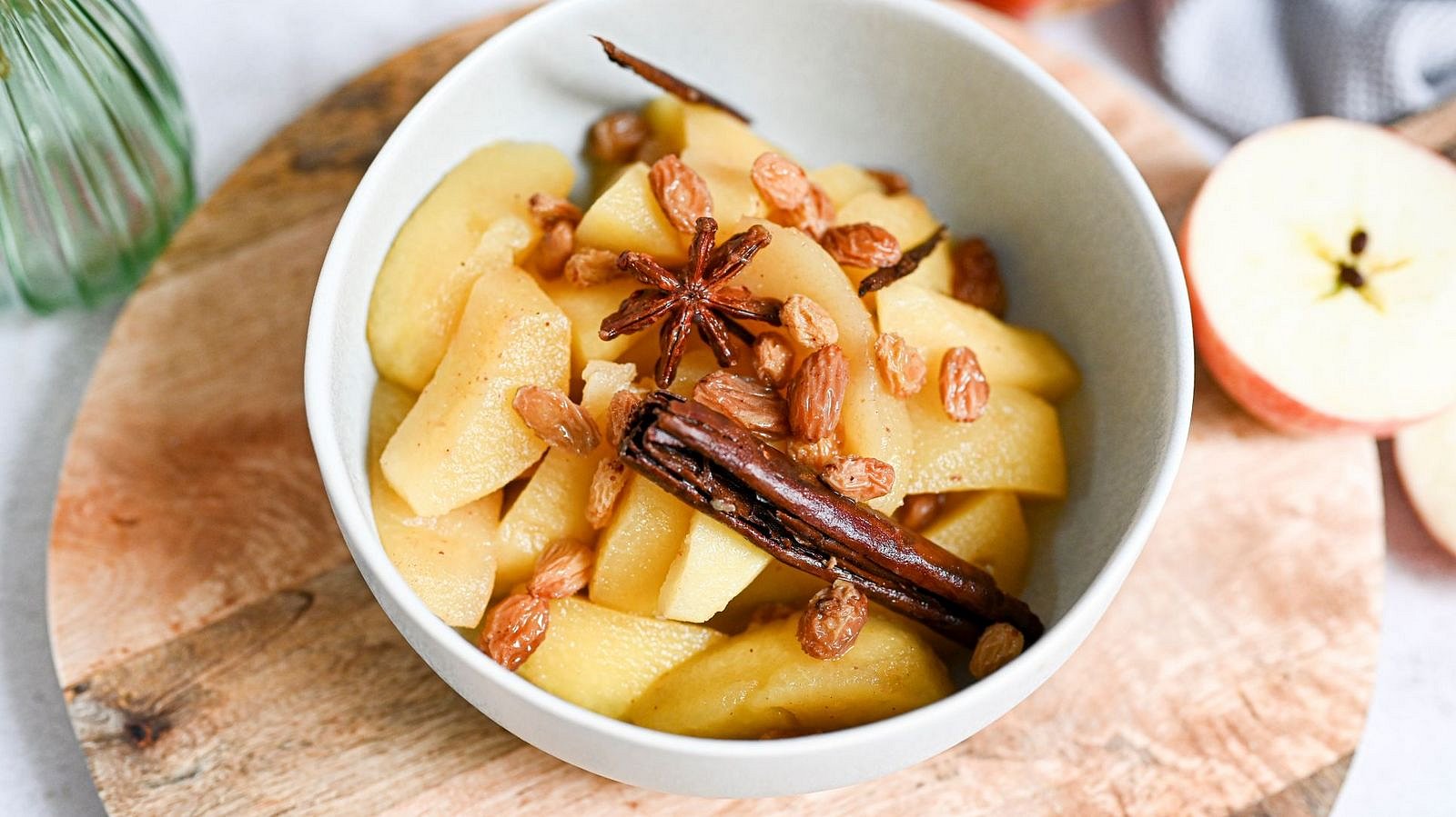 Jablečný kompot se skořicí