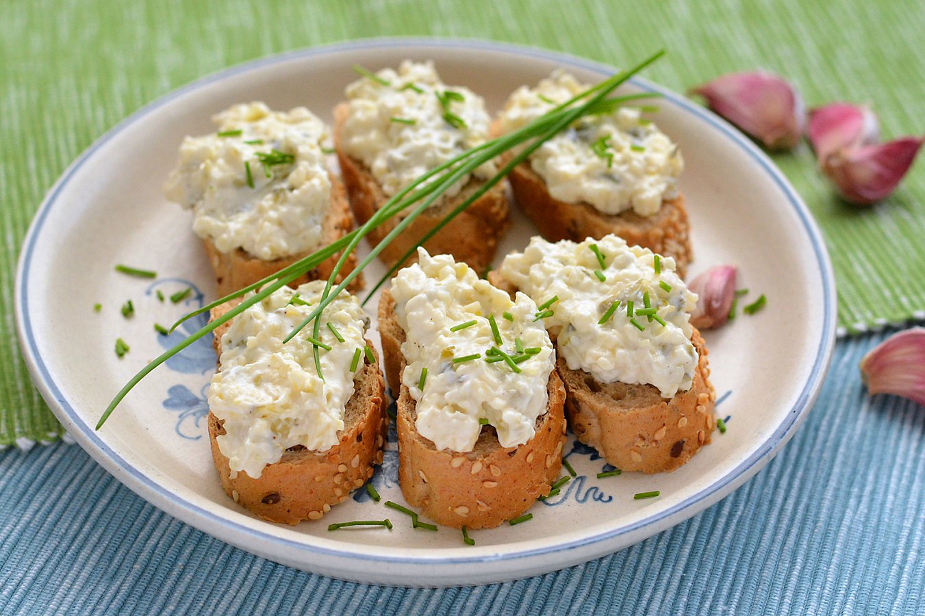 Česneková pomazánka