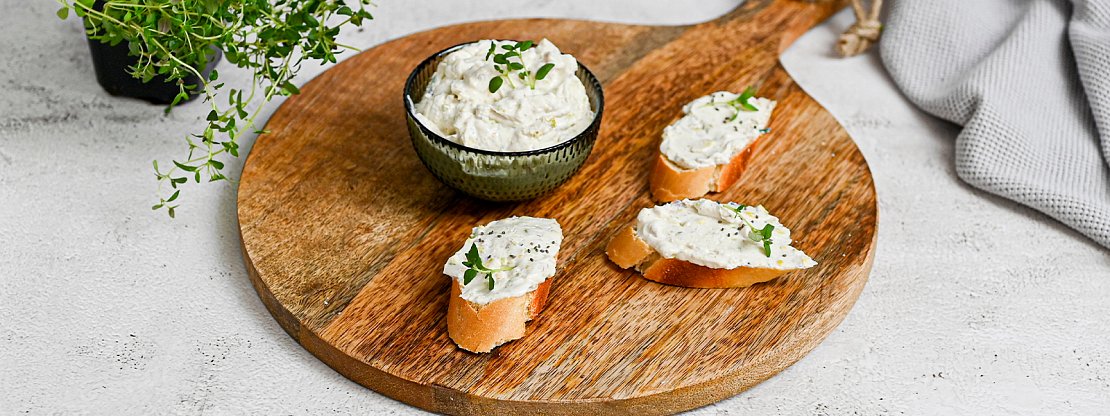 Pomazánka z ovčího sýru s pistáciemi