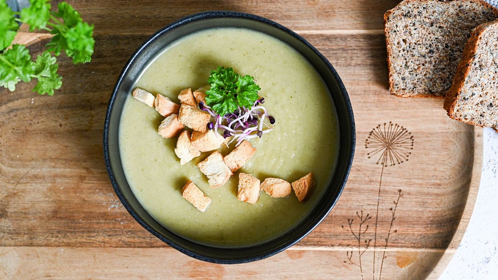 Brokolicovo-celerová polévka