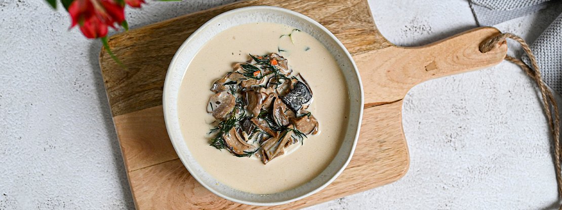 Houbové kyselo s koprem