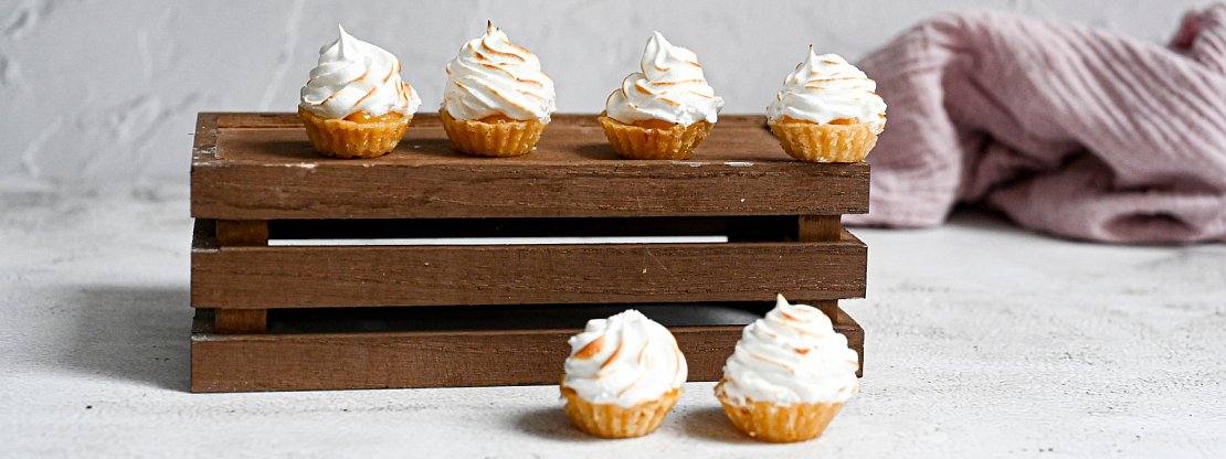 Křehké košíčky s lemon curd a sněhem