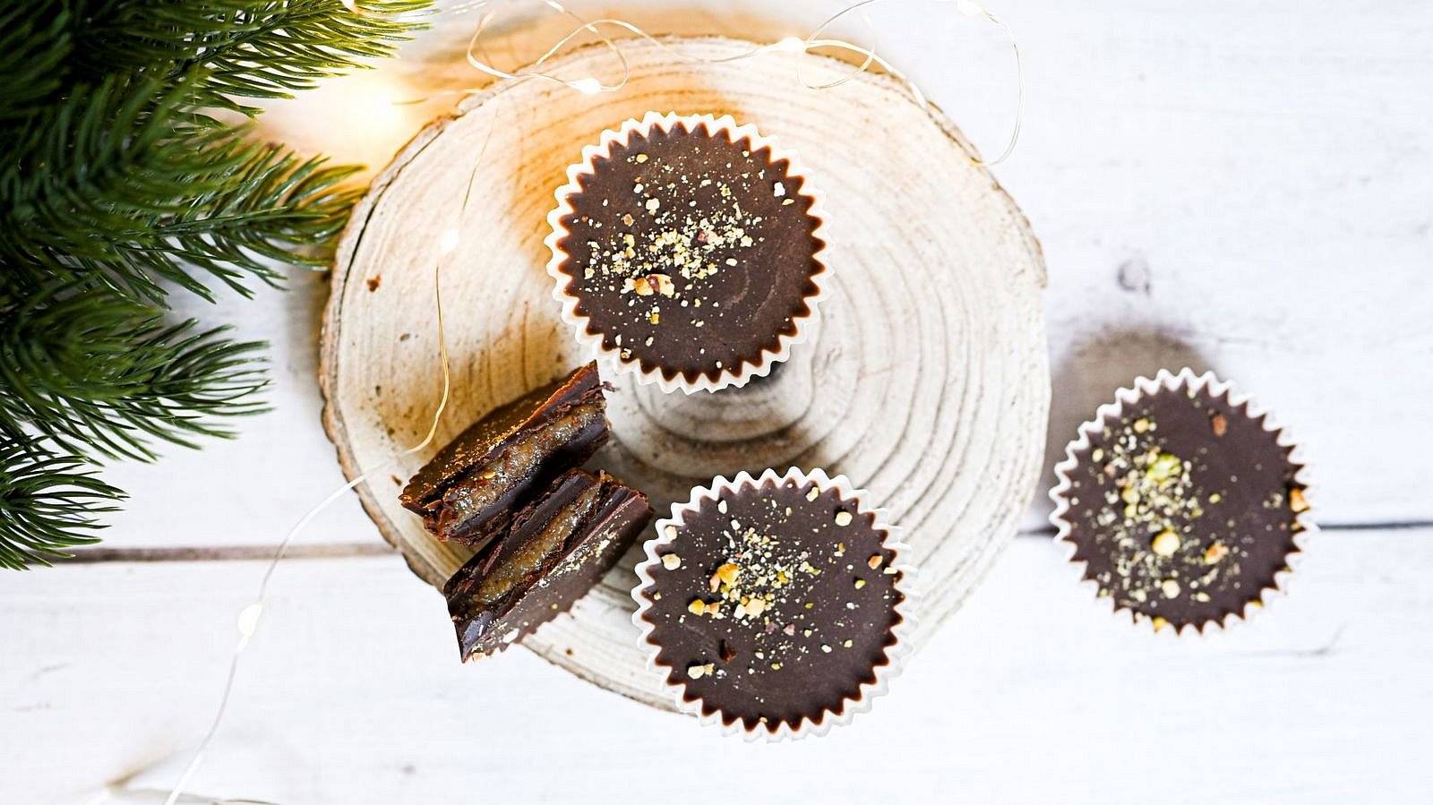 Čokoládovo-pistáciové košíčky