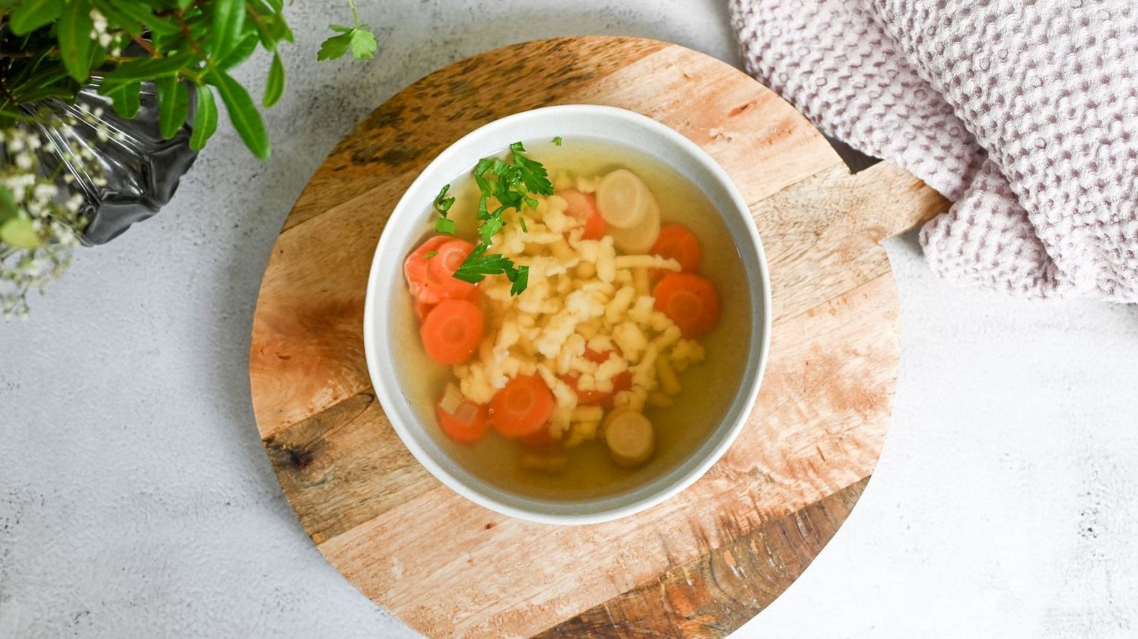 Kuřecí vývar se zavářkou