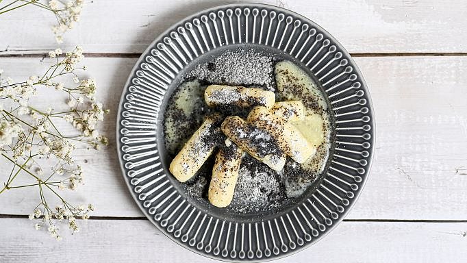 Bramborové noky s mákem