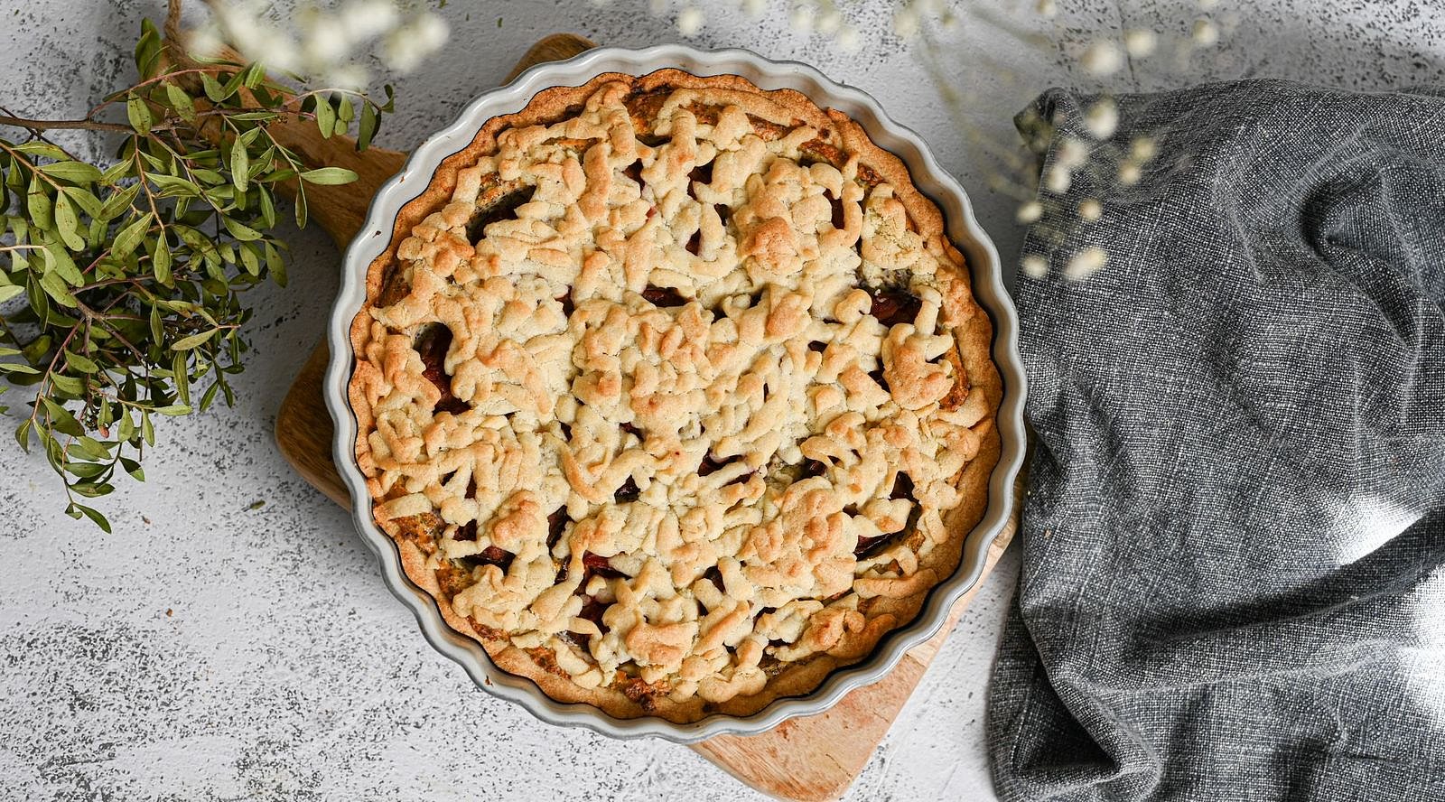 Makový koláč se švestkami