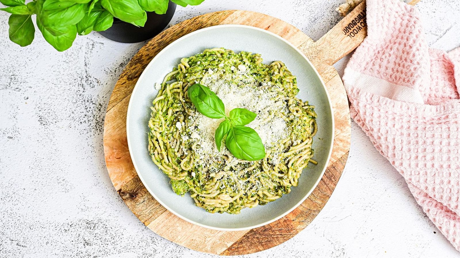 Špagety s avokádovou omáčkou