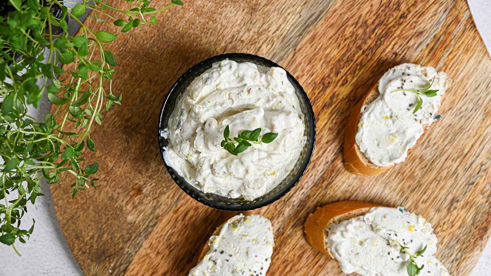 Pomazánka z ovčího sýru s pistáciemi