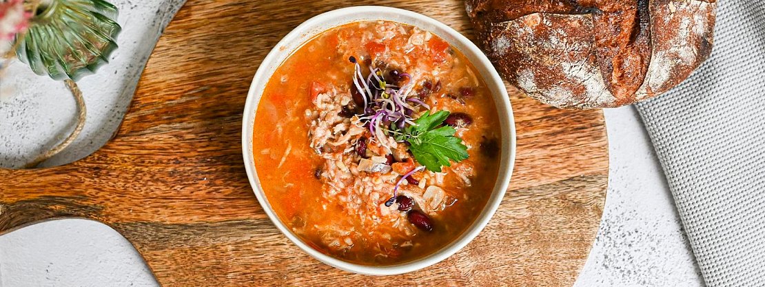 Polévka s trhaným masem