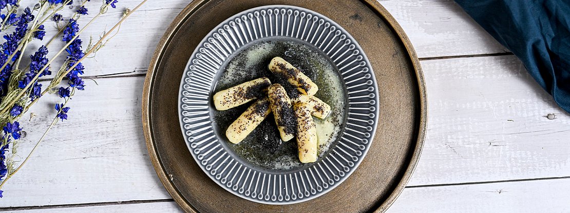 Bramborové noky s mákem